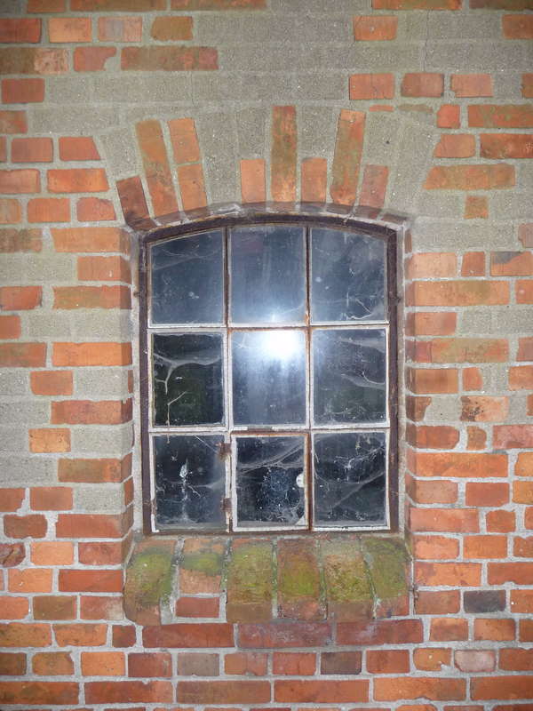 Rotstein Lagerschuppen 06
