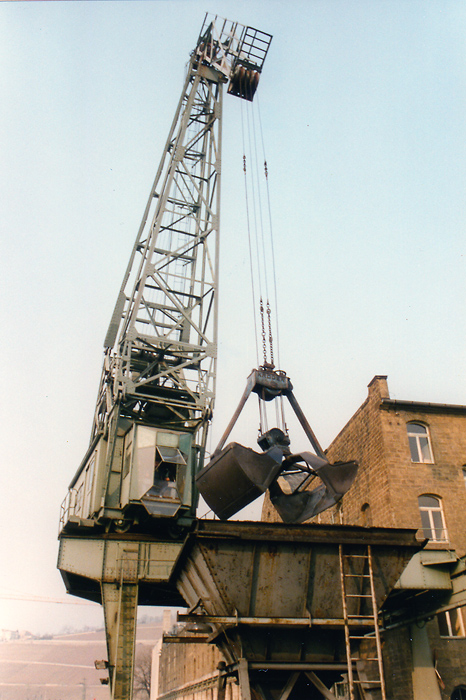 fahrbarer_Kohlentrichter_Wuerzburg_1991_007