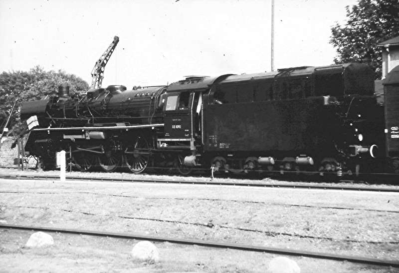 03 1090 im Bw Putbus