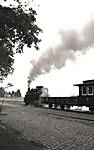 3560Pfingsten_Kleinbahn_2013_ausfahrt_sw.jpg