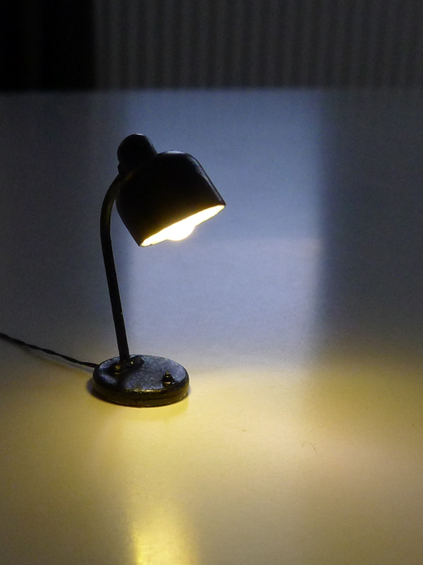 Tischlampe_1zu22_5_01