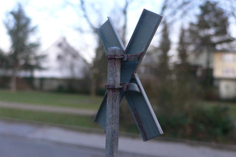 Andreaskreuz mit Rost