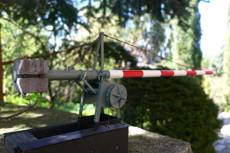 Schranke wagerecht total