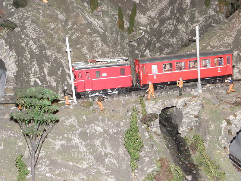 Zahnradbahn im Bergmassiv