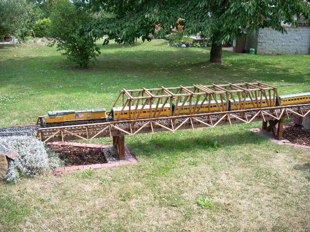 2008brücke mit gastlok