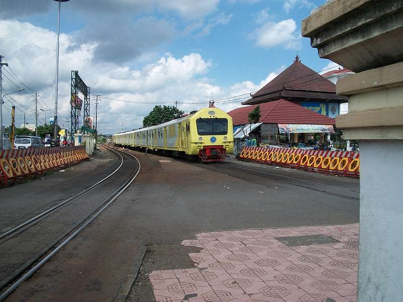 20100412-036a Yogya Tugu Stasiun
