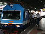 161520100415-027c_Yogya_vertrek_inspectie_trein.JPG