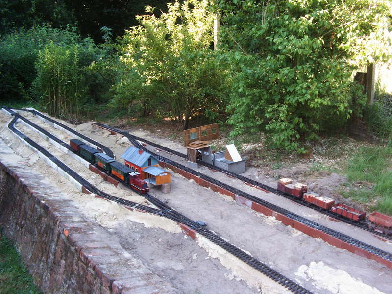 Bahnhof Landesgrenze - erste Fahrversuche