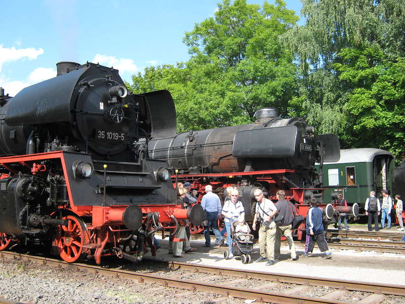35 1019-5 und 01 1066