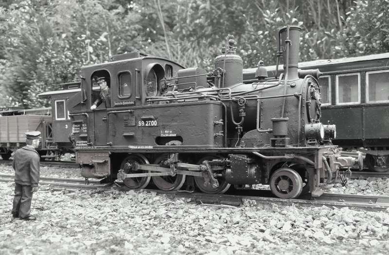 Einsatzbesprechung 99 2700