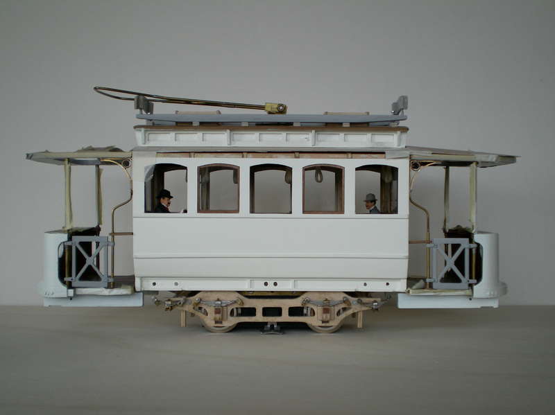 Triebwagen im Rohbau 01