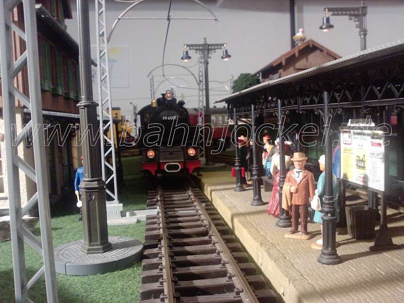 Einfahrt der 996001 in den Bahnhofsbereich
