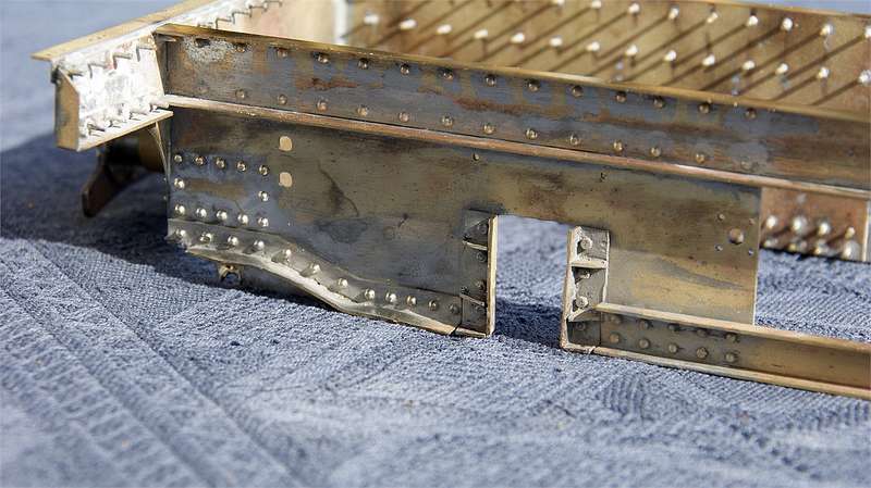 Chassis mit  ieten versehen, andere Ansicht
