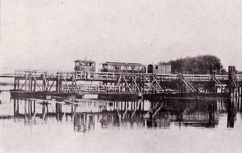 Bakkertje_auf_Holzbruecke_1905SchipbrugDoesburg