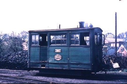 GTW_607_mit_eingesetzten_Holz-Schiebefenstern