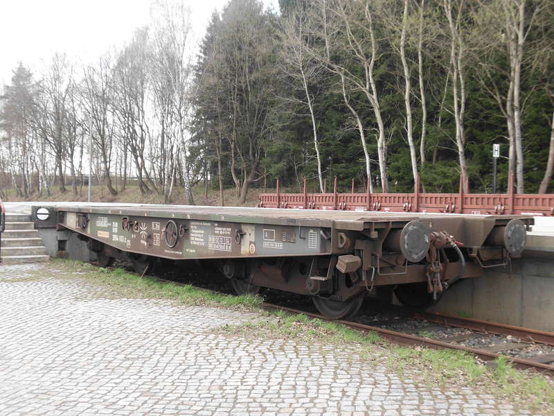 Panzertieflader an der Verladerampe Bergen