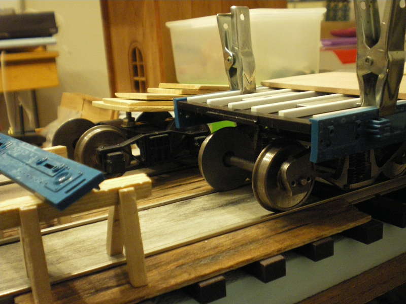 Belegter Flachwagen