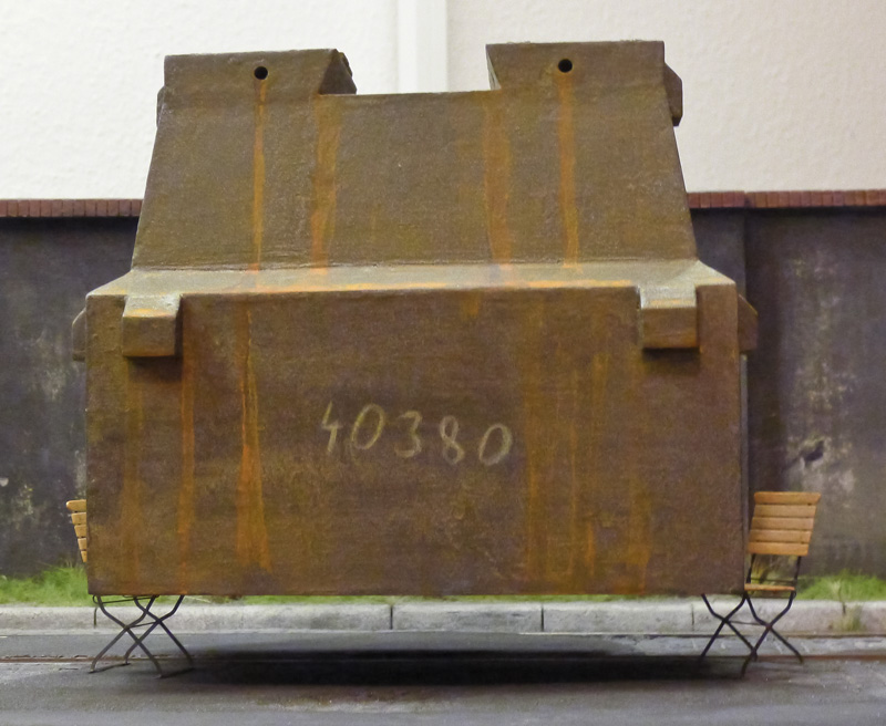 kleiner_Stuhl_ganz_stark_01