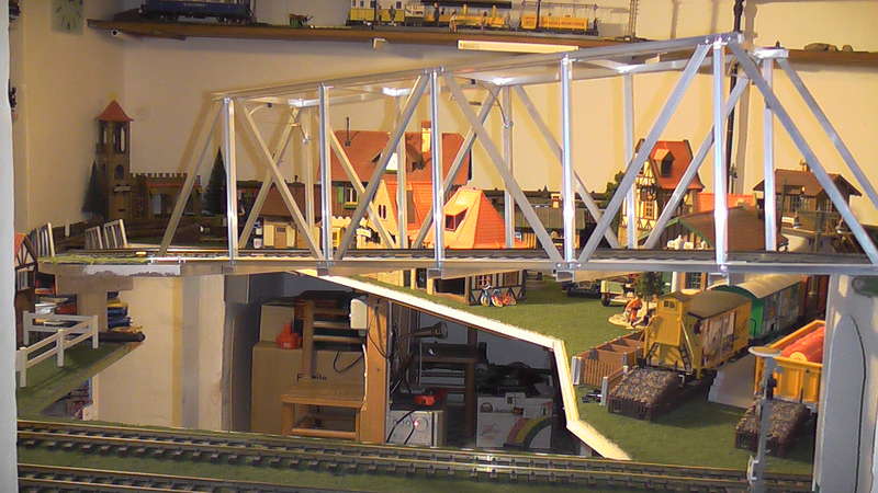 Seitenansicht der Anlage von Bahnjockel