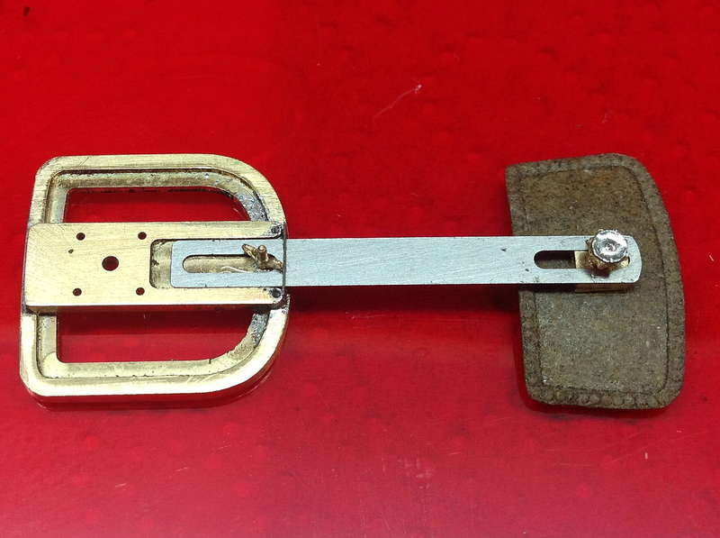 Drehstuhl105