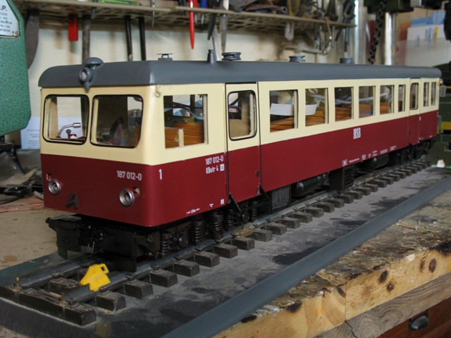 187 012