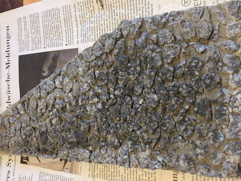 Mauer grob gereinigt