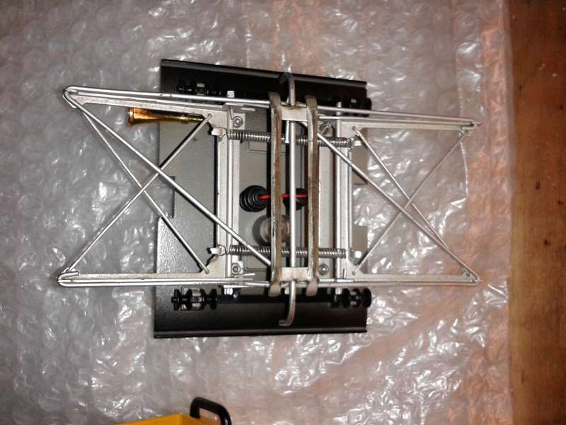 Dach mit Pantograph und Warnblinklicht
