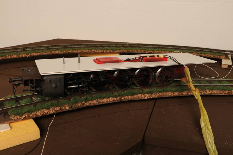SHE570806