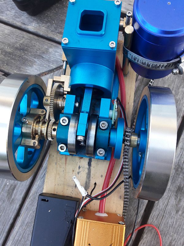 EngineWithSprocket